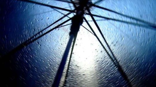 Pada deszcz, a miasto na tym zarabia. Milion złotych rocznie