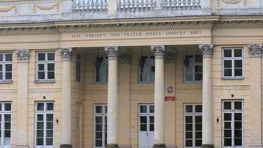 Pałac Marynki w Puławach potrzebuje renowacji. Budynek jest w opłakanym stanie