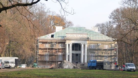 Pałac na krańcu Polski odzyskuje blask 