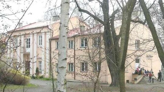 Pałac w Tomaszowicach coraz tańszy