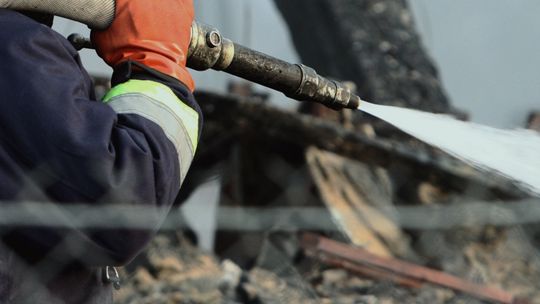 Palił się skład drewna przy ul. Tulipanowej