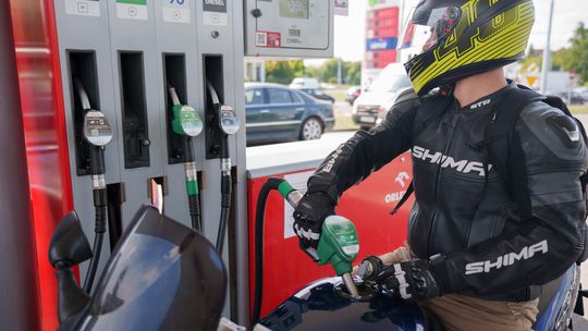 Paliwa mogą potanieć. Minister: kierowcy odczują to za kilka dni