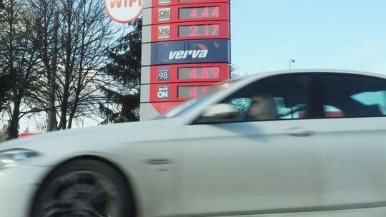 Paliwo w Polsce drożeje. Będą kolejne podwyżki? Nowa prognoza ekspertów