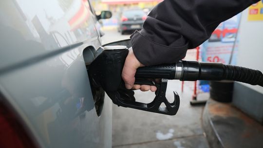 Paliwo w regionie nawet po 7 zł za litr. Właściciel stacji wyjaśnia dlaczego