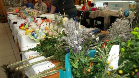 Palmy, pisanki i stroiki. Kiermasz świąteczny w Galerii Zielona