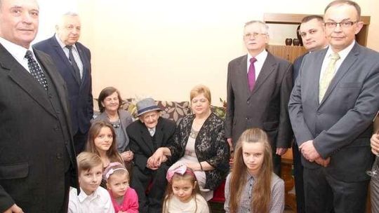 Pan Franciszek skończył 100 lat i wciąż tryska humorem