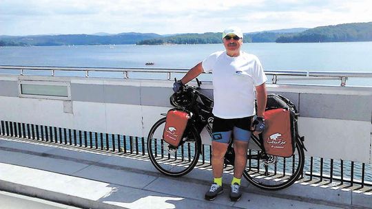 Pan Janusz jedzie dla Bianki. Spotyka życzliwych ludzi