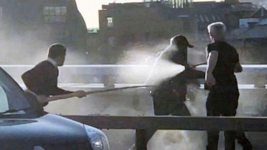 Pan Łukasz pomógł obezwładnić terrorystę w Londynie. Wydał oświadczenie 