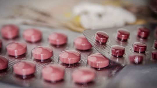 Pandemia koronawirusa pogorszyła dostęp do leków w Europie. "Musimy opracować nową strategię farmaceutyczną UE"