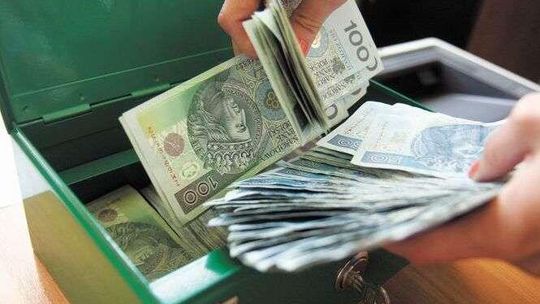 Państwowa Komisja Wyborcza zbadała finanse polskich partii