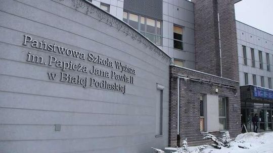 Państwowa Szkoła Wyższa: Międzynarodowo na turystyce i pielęgniarstwie