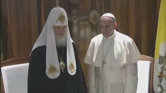 Papież Franciszek i patriarcha Cyryl spotkali się. „Rozmawiajmy jak bracia”