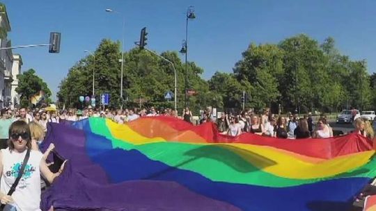 Parada Równości przeszła ulicami Warszawy (wideo)