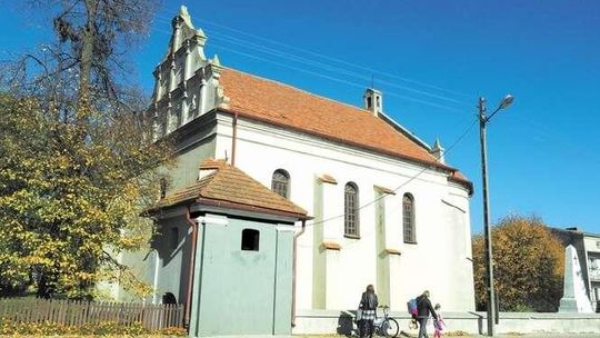 Parafia samowolnie przemalowała zabytek. "Nie wydawaliśmy na to zgody"