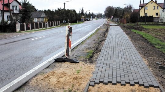 Parchatka się doczekała. Powstaje nowy chodnik