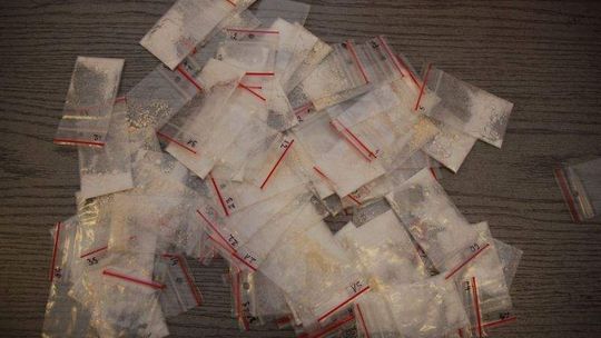 Parczew: 26-latka amfetaminę ukryła w piwnicy