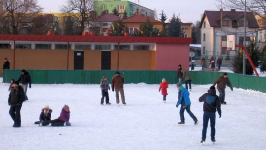 Parczew: Lodowisko czeka na chętnych