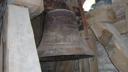 Parczew: Wracał z imprezy, wszedł na teren kościoła i zadzwonił dzwonem