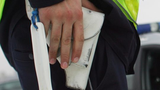 Park Ludowy. Policjant strzelił do mężczyzny z nożem