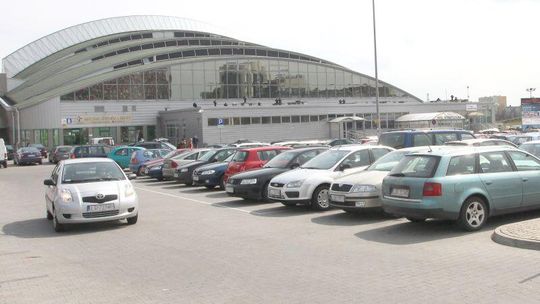 Parking przy Globusie od wakacji będzie płatny 