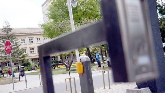 Parkingi przy uczelniach nie dla studentów