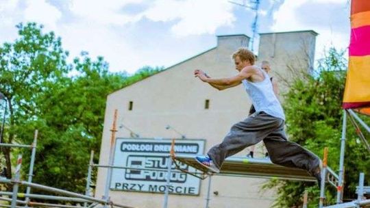 Parkour, freerunning i zasada tysiąca skoków. Rozmowa z Damianem "Kendo" Grabowskim