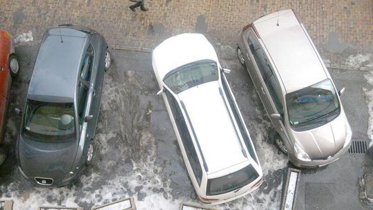 Parkują na chodniku, a nie w Plazie. Nie boją się mandatów