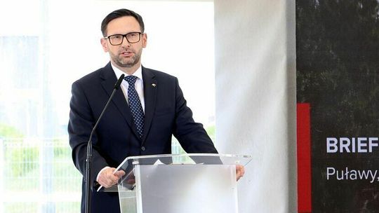 Parlament Europejski uchylił immunitety Dworczykowi i Obajtkowi. Co teraz czeka europosłów PiS?