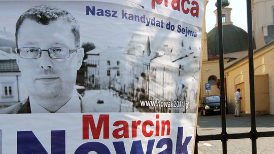 Partie kupują miejsca na plakaty. Radny PiS powiesił za wcześnie