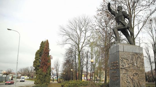 Partyzant uratowany. Wojewoda zmienił zdanie. Pomnik nie zostanie usunięty