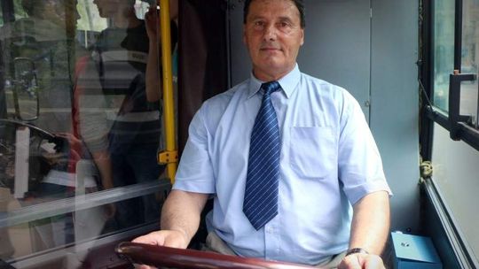 Pasażer nie dawał oznak życia. Uratował go kierowca MPK