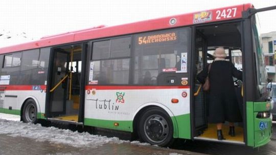 Pasażerowie oburzeni: Te autobusy są za krótkie