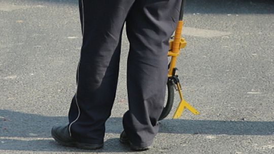 Passat zderzył się z busem. Zginął kierowca