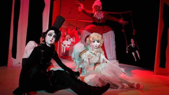 "Pasterka i kominiarczyk" w Teatrze Andersena