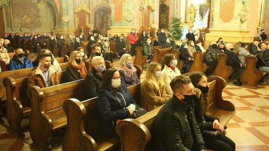Pasterka w archikatedrze lubelskiej. Lublinianie nie przestraszyli się koronawirusa [zdjęcia]