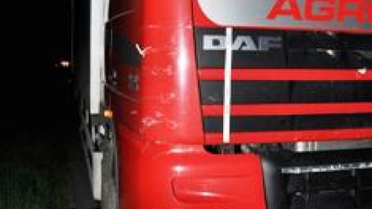 Paszki Małe. Pieszy zginął potrącony przez ciężarówkę