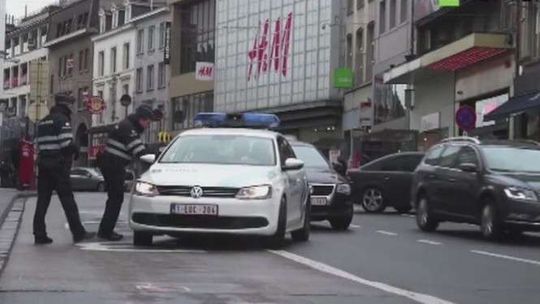 Patrole wojska i pustki na ulicach Brukseli. Stolica Belgii zagrożona zamachem