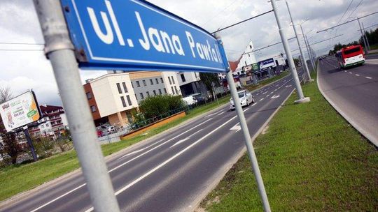 Patronowi wielu szkół świętości nie dopiszą