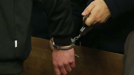 Pazerny włamywacz. Zażądał 2,45 zł zapłaty