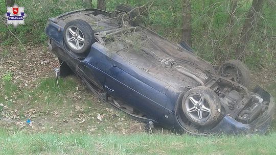 Pechowy kierowca. Kupił samochód, a dwa dni później dachował