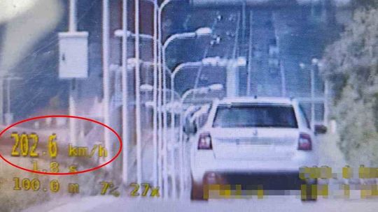 Pędził 202 km/h na S12. Wpadł w obiektyw policyjnej kamery
