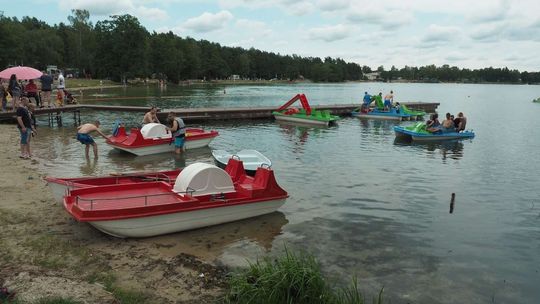 Pędził nad jezioro. Na łeb, na szyję