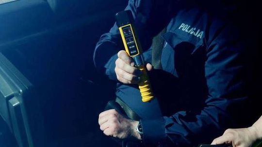 Pędził po pijanemu, wiózł dzieci. Nie chciał żeby spóźniły się do kościoła