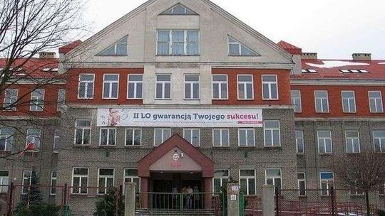 Pełen życzliwości rasistowski żart. Uczniowie bronią nauczycieli