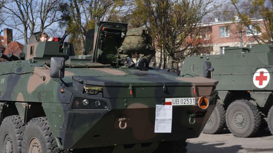 Pensja 3 tys. zł i dodatek mieszkaniowy. Wojsko rekrutuje