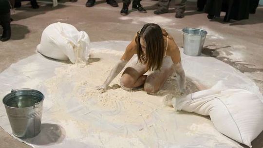 Performance i wystawa: "Ciało kraju"