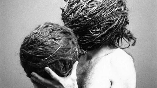 Performance Nigela Rolfe\'a w Galerii Labirynt 