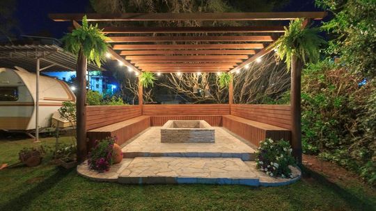 Pergola ogrodowa jako sposób na wygodny wypoczynek przy domu