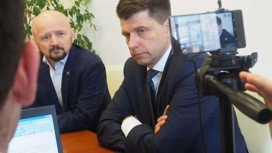 Petru o swojej wierze, wprowadzeniu euro i  handlu w niedzielę