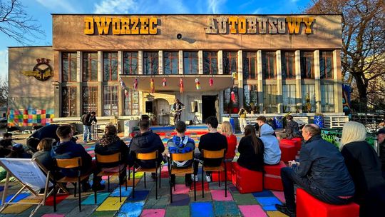 Petycja nie pomogła. Fundacja KZMRZ musi oddać dworzec